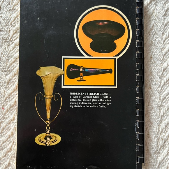 IRIDESCENT STRETCH GLASS by Kitty & Russell Umbraco, 1972 First Edition Guide - Picture 3 of 5